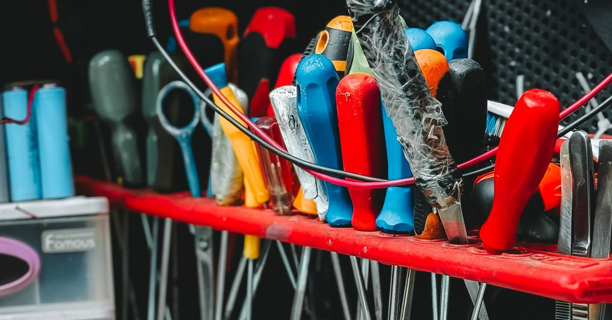 Differences Between Temporary and Permanent Licences for Auto Electricians