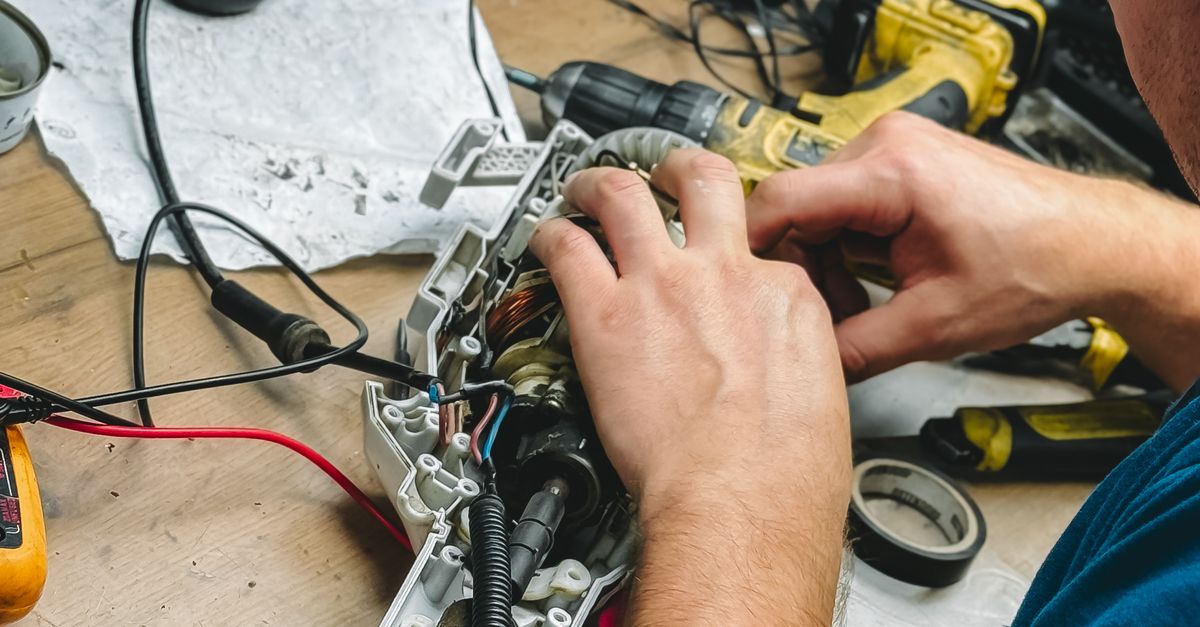 Identifying Common Symptoms of Electrical Wiring Issues in Vehicles